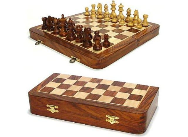 Folding Wooden Magnetic Travel Chess Set 